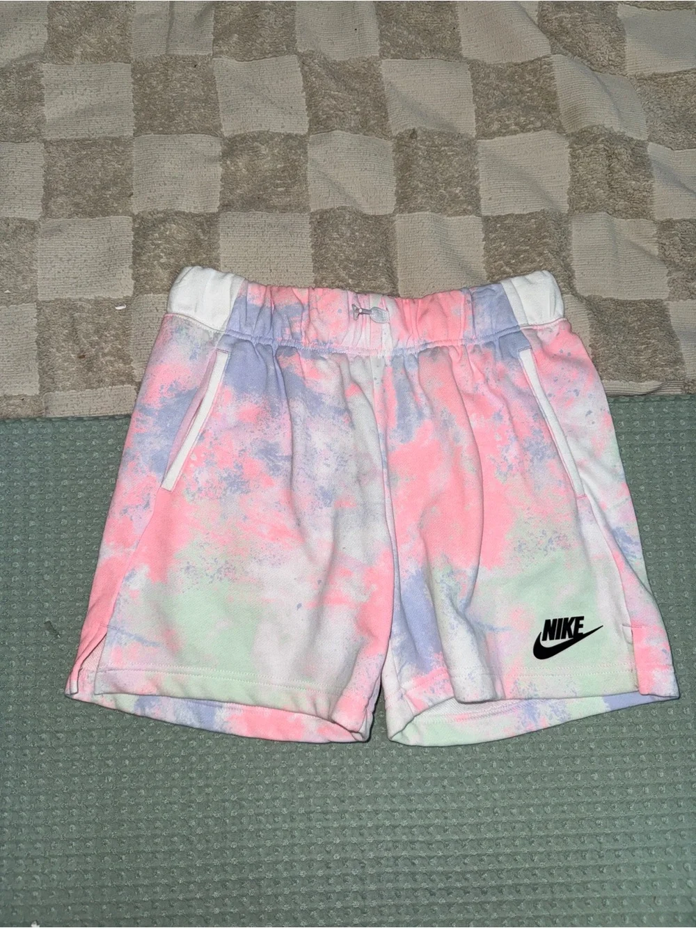Nike Girls Pastel Tie Dye Athletic Shorts Pink White XL Standard Fit Pocket